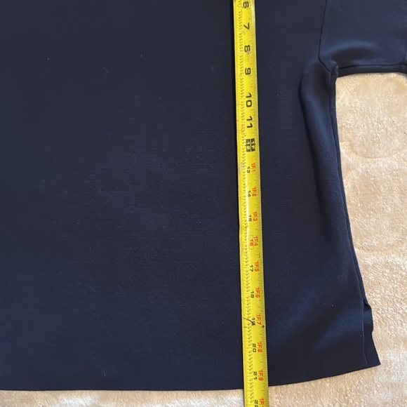 EUC NAVY KNIT TOP - Picture 6 of 8